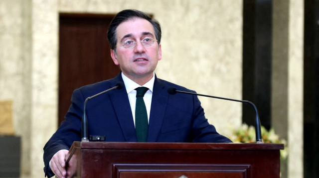 Le ministre espagnol des Affaires étrangères, José Manuel Albares Bueno, s'adressant aux médias au palais présidentiel de Baabda, en périphérie est de la capitale Beyrouth, le 15 janvier 2025.