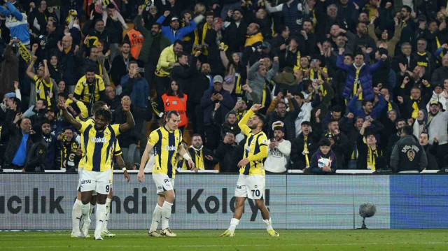 Les joueurs de Fenerbahçe après leur victoire sur le club de Göztepe, le 26 janvier 2025, à Istanbul.