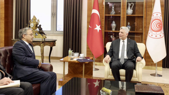 Ticaret Bakanı Ömer Bolat, Ekonomik İşbirliği Teşkilatı Genel Sekreteri Asad Majeed Khan ile görüştü.