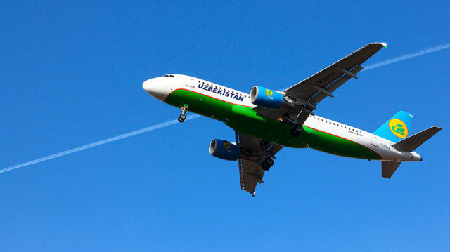 Uzbekistan Airways изменила маршруты рейсов в Европу, исключив полёты над РФ.