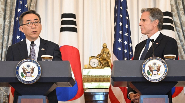 Le secrétaire d'État américain Antony Blinken (à droite) écoute le ministre sud-coréen des Affaires étrangères Cho Tae-yul lors de la réunion des ministres des Affaires étrangères et de la Défense des États-Unis et de la République de Corée au département d'État à Washington, DC, le 31 octobre 2024.
