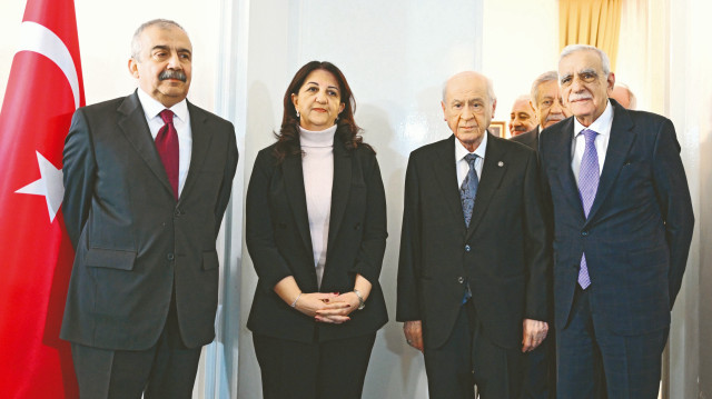 DEM Parti heyeti, MHP Genel Başkanı Devlet Bahçeli’yi Meclis’te ziyaret etti.
