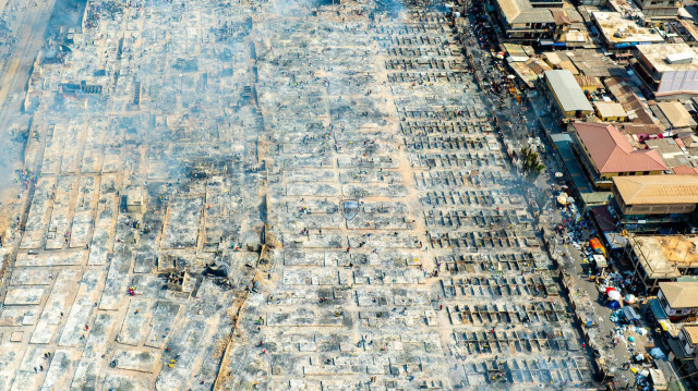Kantamanto, l'un des plus grands marchés d'Afrique de l'Ouest, a brûlé à Accra, la capitale du Ghana, laissant des milliers de commerçants en faillite.