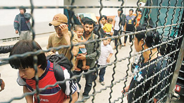 Çin’e iadeyle gündeme gelen 47 kişi, Çin'den kaçıp 2014 yılında Tayland'da tutuklanan 300 kişilik
Uygur grubunun bir parçası.