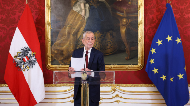 Le président fédéral autrichien, Alexander Van der Bellen, lors d'une conférence de presse après sa rencontre avec Karl Nehammer (pas sur la photo), à Vienne, le 5 janvier 2025.