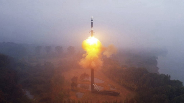 Le dernier tir remonte au 6 novembre 2024, lorsque Pyongyang avait lancé une salve de missiles balistiques à courte portée à quelques heures de l’élection présidentielle américaine.