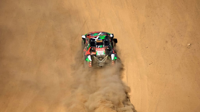 Le pilote saoudien Yazeed Al Rajhi lors de la première étape du Rallye Dakar 2025, en Arabie saoudite, le 4 janvier 2025.