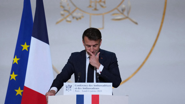 Le président français Emmanuel Macron prononce son discours devant les ambassadeurs de France en poste dans le monde, le 6 janvier 2025 au palais de l'Élysée à Paris.