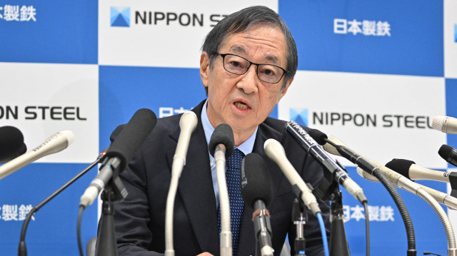 Le président-directeur général de Nippon Steel, Eiji Hashimoto, s'exprime lors d'une conférence de presse au siège de la société à Tokyo, le 7 janvier 2025.