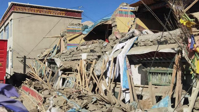 Des maisons endommagées à Shigatse, dans le sud-ouest de la région tibétaine de la Chine, après un tremblement de terre, le 7 janvier 2025.