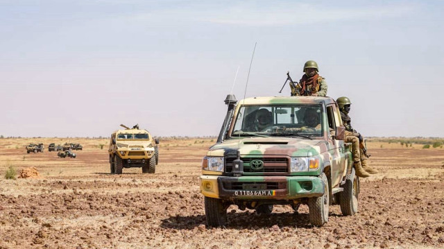 Les Forces armées maliennes repoussent une attaque terroriste et récupèrent plusieurs équipements militaires.