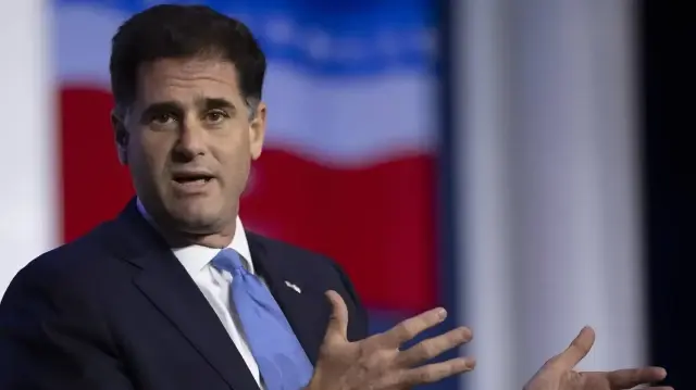 دون ذكر سبب.. الوزير ديرمر بصدد مغادرة الحكومة الإسرائيلية