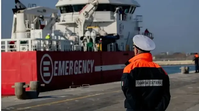 عمال ميناء إيطالي يجبرون سفينة إسرائيلية على المغادرة دون تحميل