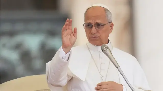 Папа Лев подверг резкой критике миграционную политику Трампа.