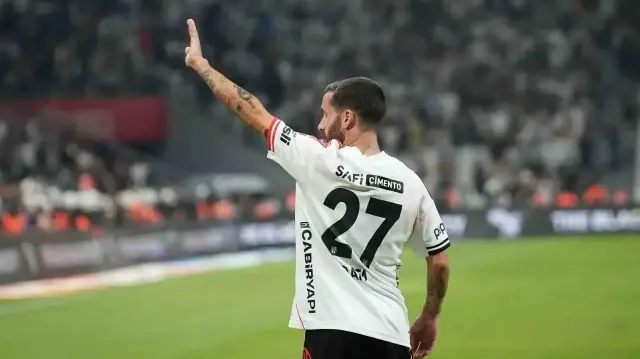Rafa Silva'nın Beşiktaş ile 30 Haziran 2027'ye kadar sözleşmesi buluuyor. 