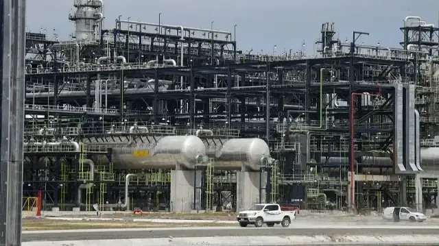 Vue générale de la raffinerie pétrochimique Dangote Petroleum Refinery à Lagos, le 22 mai 2023.