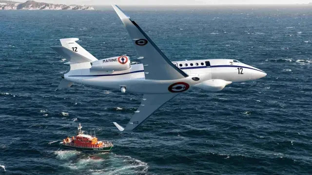 Dassault Aviation livrera cinq nouveaux Falcon 2000 "Albatros" pour moderniser la flotte française.
