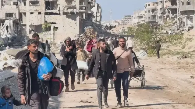 حكومة غزة تدعو الفلسطينيين للتعاون لاستعادة الحياة تدريجيا 