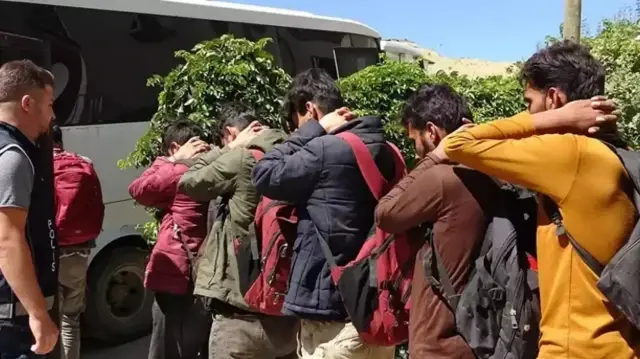 Erzurum'da 20 düzensiz göçmen yakalandı