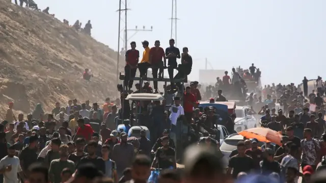 Les forces israéliennes ont déclaré un cessez-le-feu et se sont retirées de certaines positions à Gaza le 10 octobre, alors que des milliers de Palestiniens déplacés commençaient à rentrer chez eux et que les familles des otages du 7 octobre attendaient des nouvelles.