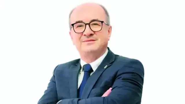 CHP'li başkandan içkili cuma mesajı.