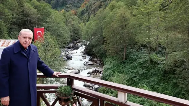 الرئيس أردوغان يتفقد هضبة "آيدر" السياحية بولاية ريزة