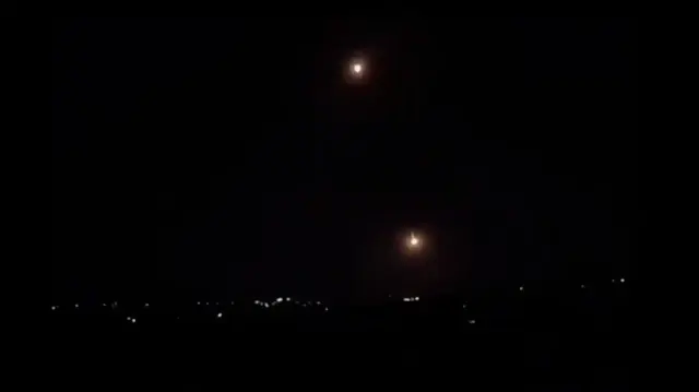 پاکستان اور طالبان فورسز کے درمیان سرحد پر شدید فائرنگ اور گولہ باری کا تبادلہ کئی گھنٹوں سے جاری ہے۔
