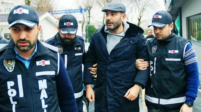 Ataş ayrıca ses kayıtlarının bulunduğu bir USB belleği savcılığa teslim etti.