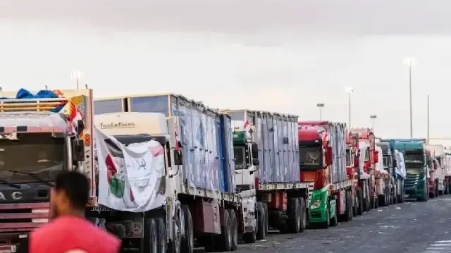 لأول مرة منذ هدنة يناير.. دخول شاحنات غاز ووقود إلى غزة 