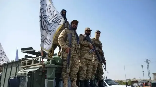 أفغانستان تعلن وقف عملياتها "الانتقامية" ضد باكستان بطلب قطري وسعودي
