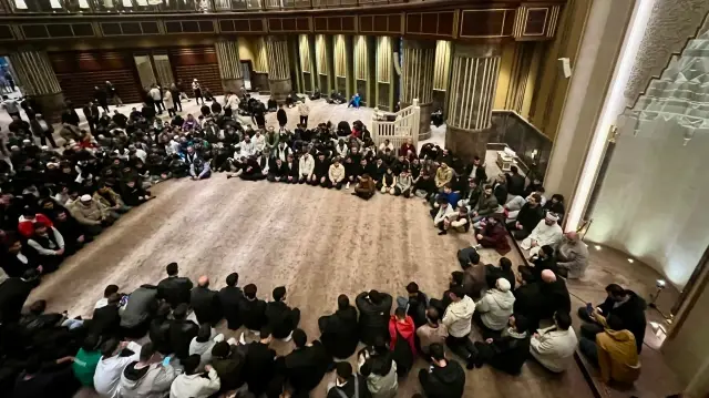 TÜGVA'lı gençler 1500’e yakın gençle Taksim Camii’nde buluştu