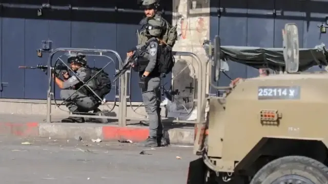 Israeli Forces Detain 10 Palestinians in West Bank Military Operations