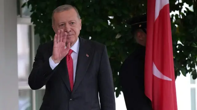 Le président turc Recep Tayyip Erdogan arrive à la Maison Blanche le 25 septembre 2025 à Washington, DC.