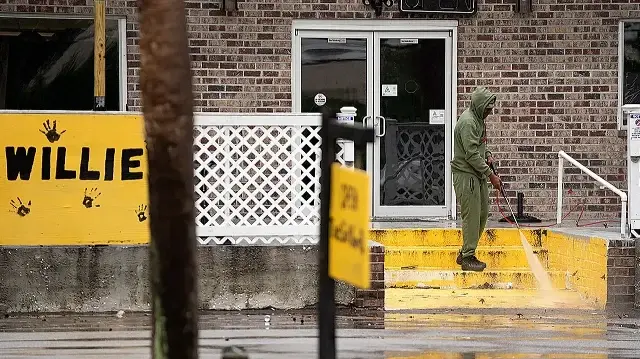 Стрельба в ресторане на острове в Южной Каролине: четыре погибших, более 20 ранены.