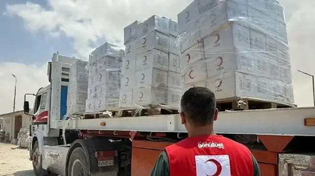 الهلال الأحمر التركي يُعِدّ كميات أكبر من الطعام لفلسطينيي غزة