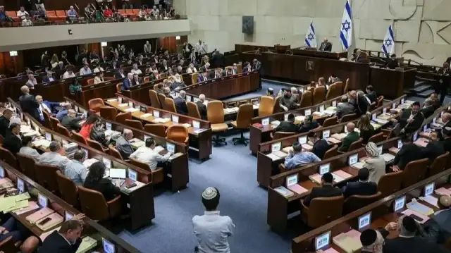 Israeli Lawmakers Ejected From Knesset During Trump Gaza Speech