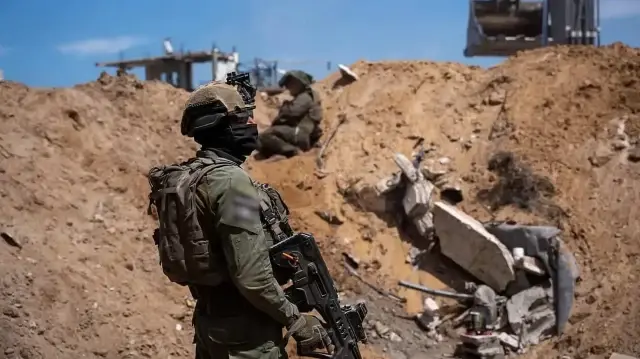 Israeli Forces Kill Palestinian in Gaza Ahead of Critical Ceasefire Summit