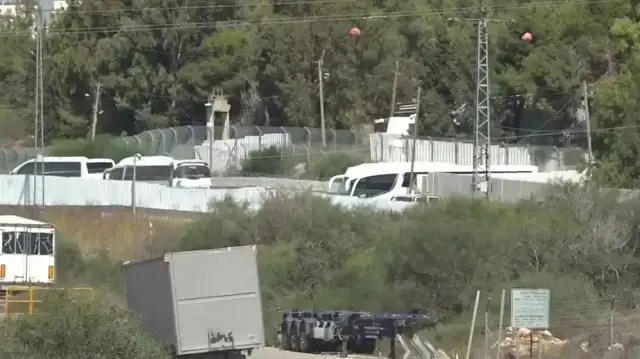 وصول أسرى فلسطينيين من سجن "عوفر" الإسرائيلي إلى رام الله
