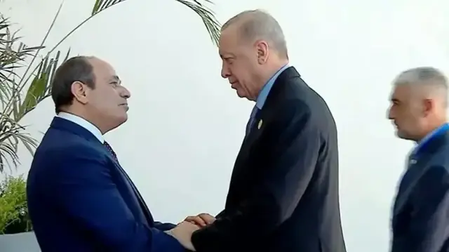 أردوغان يصل مصر للمشاركة في قمة شرم الشيخ للسلام