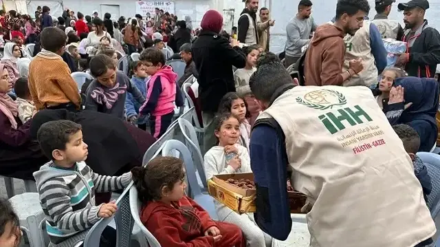 "الإغاثة الإنسانية" التركية تدعم أكثر من 26 ألف يتيم بفلسطين
