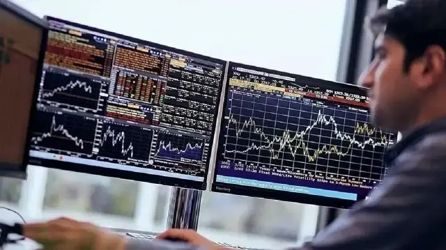 Markets Waver as Trump Announces New 100% Tariffs on China