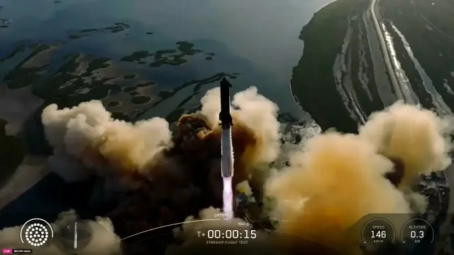 SpaceX's Starship Completes Critical Test Flight for Moon Missions