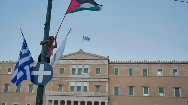 وزير خارجية اليونان يعلن اقتراب بلاده من الاعتراف بدولة فلسطين