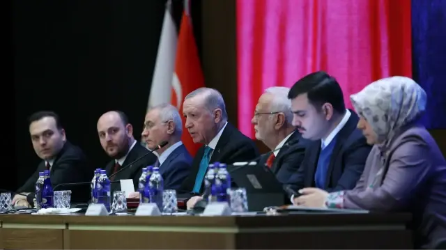 Erdoğan partisinin kongre merkezinde gerçekleştirilen MKYK Toplantısı'na başkanlık etti.