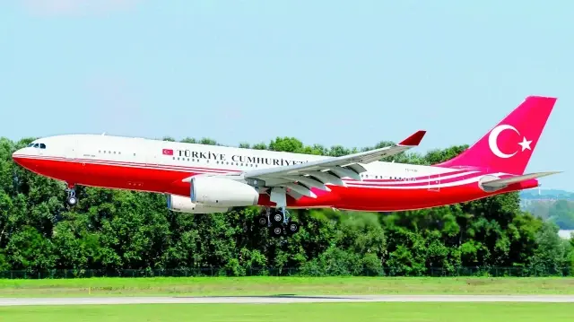 TC-TUR uçağı dün barış zirvesi için Şarm el-Şeyh Uluslararası Havalimanı’na iniş sırasında pisti pas geçti.