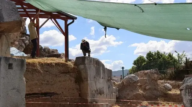 Archaeologists Uncover Roman Theater's Hidden Passages in Türkiye