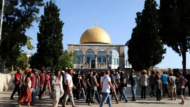 محافظة القدس: 9820 مستوطنا اقتحموا المسجد الأقصى في 21 يوما