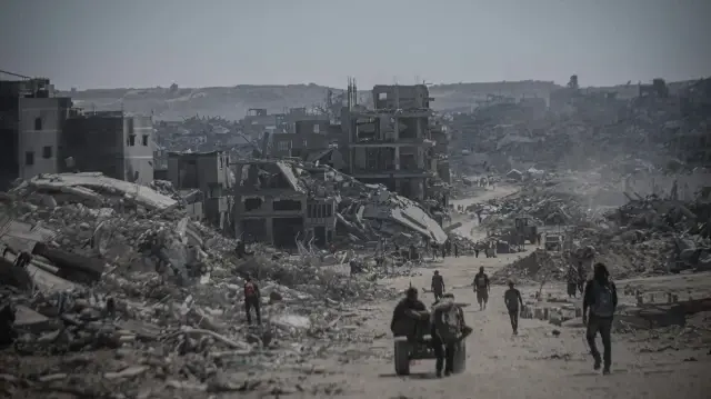 Over 300,000 Gazans Return North as Ceasefire Enables Movement