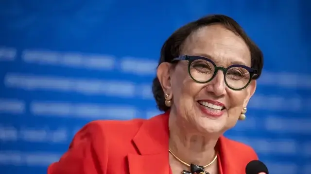 La secrétaire générale de la Conférence des Nations unies sur le commerce et le développement (CNUCED), Rebeca Grynspan, sourit lors d'une conférence de presse, avant la 16e conférence des Nations unies sur le commerce et le développement, à Genève, le 13 octobre 2025.