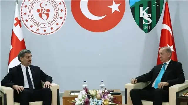 أردوغان يلتقي نظيره الجورجي على هامش مباراة منتخبي البلدين
